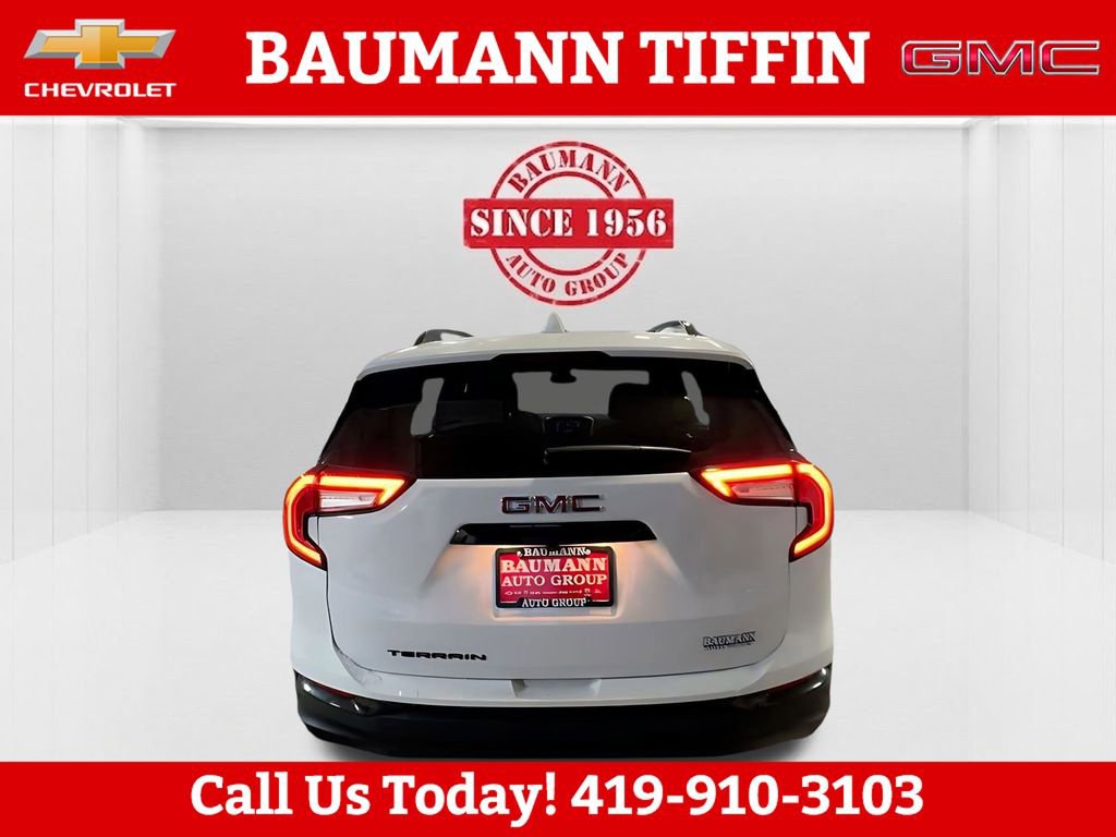 Used 2023 GMC Terrain SLE w/ Driver Convenience Package FWD image 9