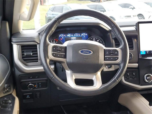Used 2022 Ford Expedition XLT image 11