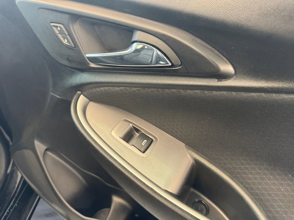 Used 2023 Chevrolet Malibu LT image 15