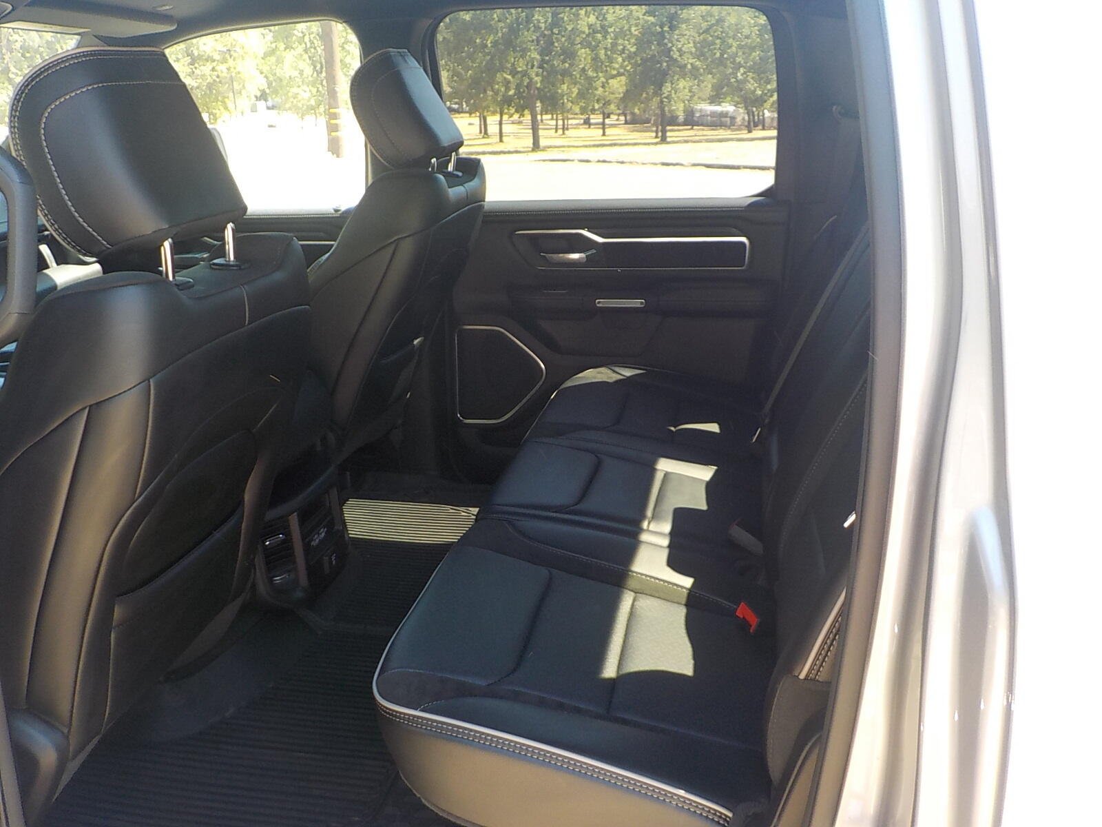 Used 2024 RAM 1500 Laramie AWD/4WD image 21