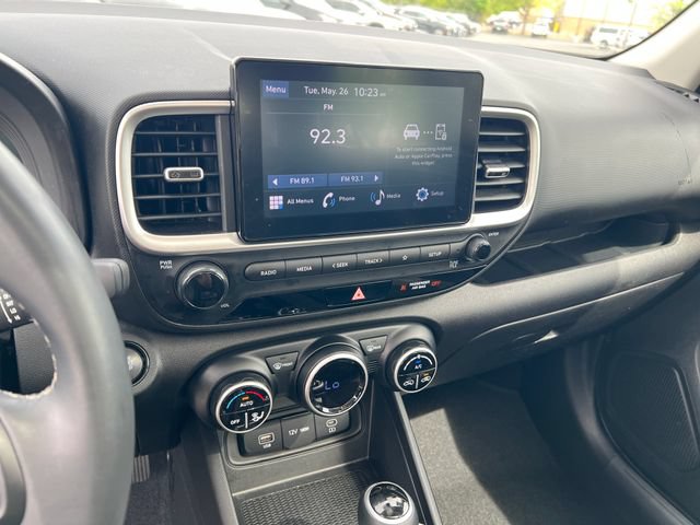 Used 2024 Hyundai Venue SEL FWD image 17