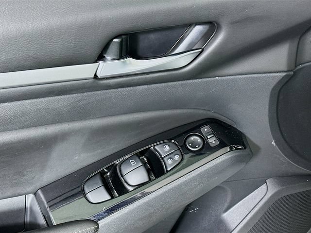Used 2024 Nissan Altima 2.5 SL AWD/4WD image 14