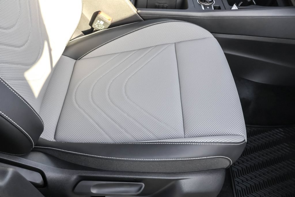 New 2026 Volkswagen Tiguan SE R-Line AWD/4WD image 44