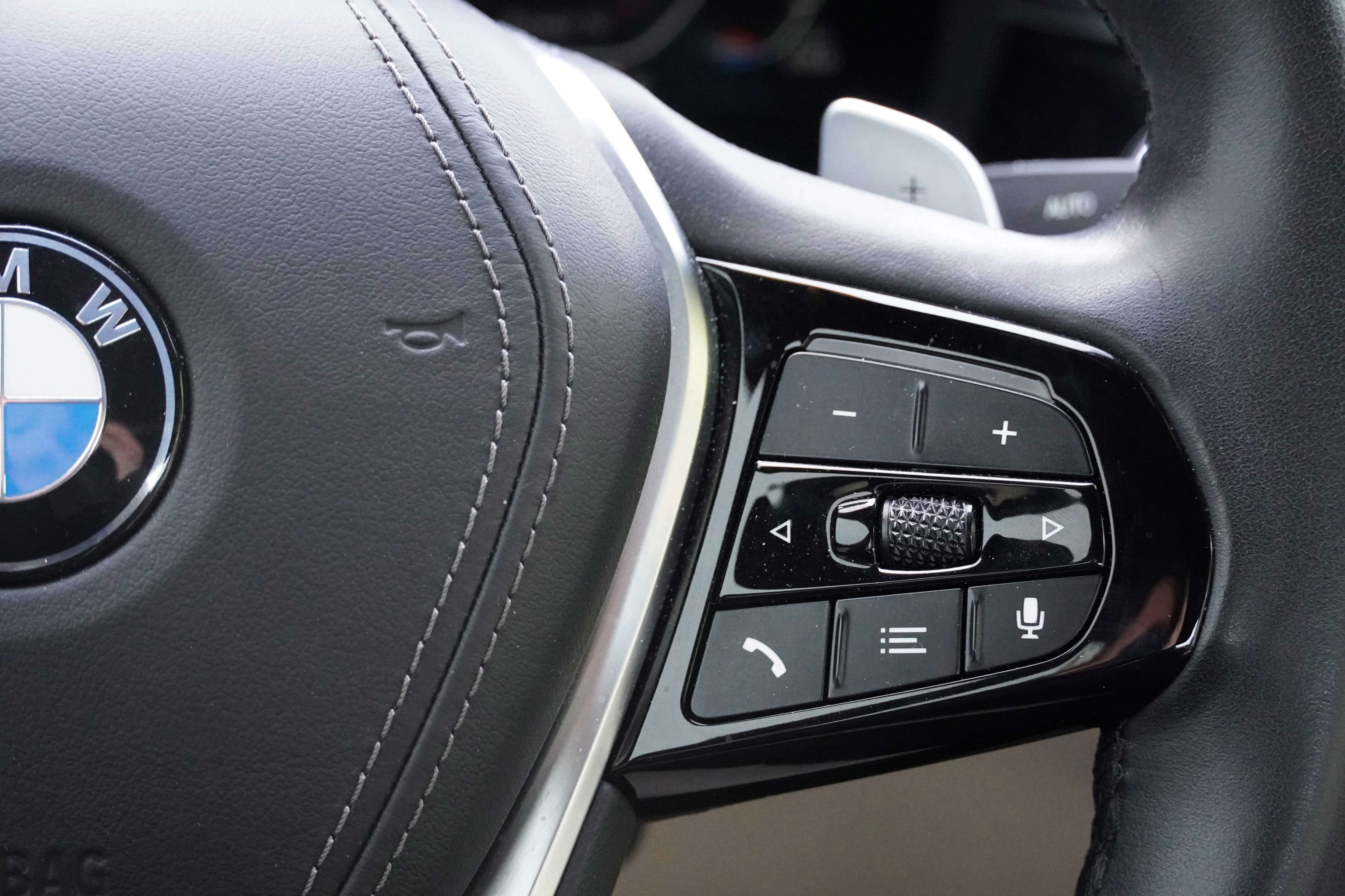 Used 2021 BMW 540i w/ Premium Package image 23