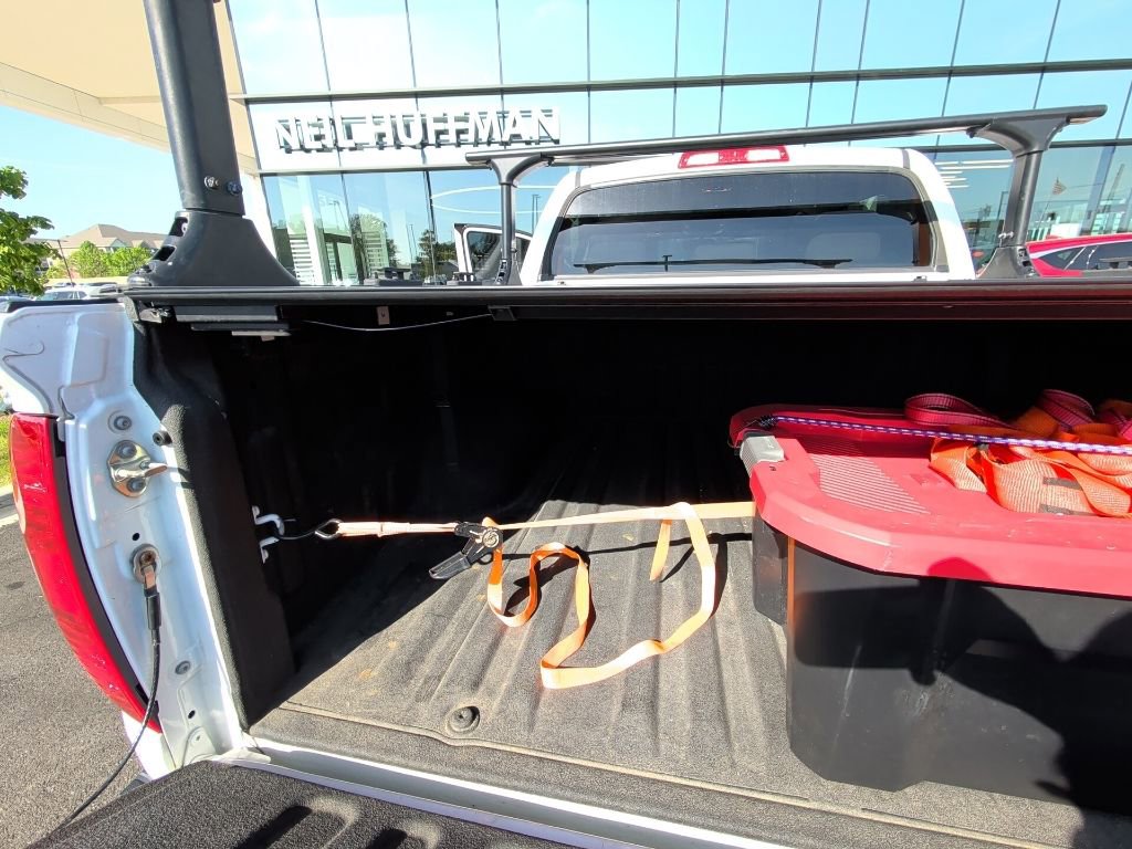 Used 2017 Toyota Tundra SR5 w/ SR5 Upgrade Package AWD/4WD image 18