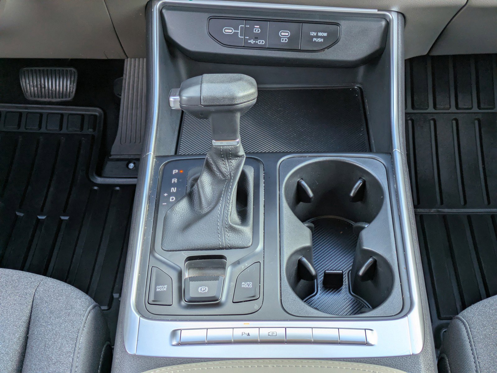 Certified 2026 Kia Carnival LX FWD image 28