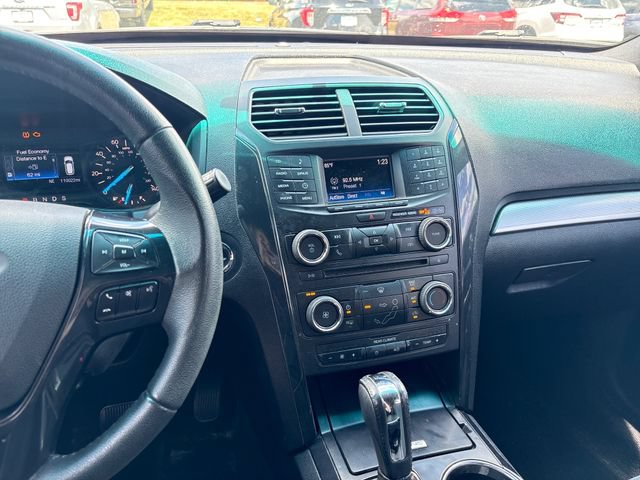 Used 2017 Ford Explorer XLT AWD/4WD image 21