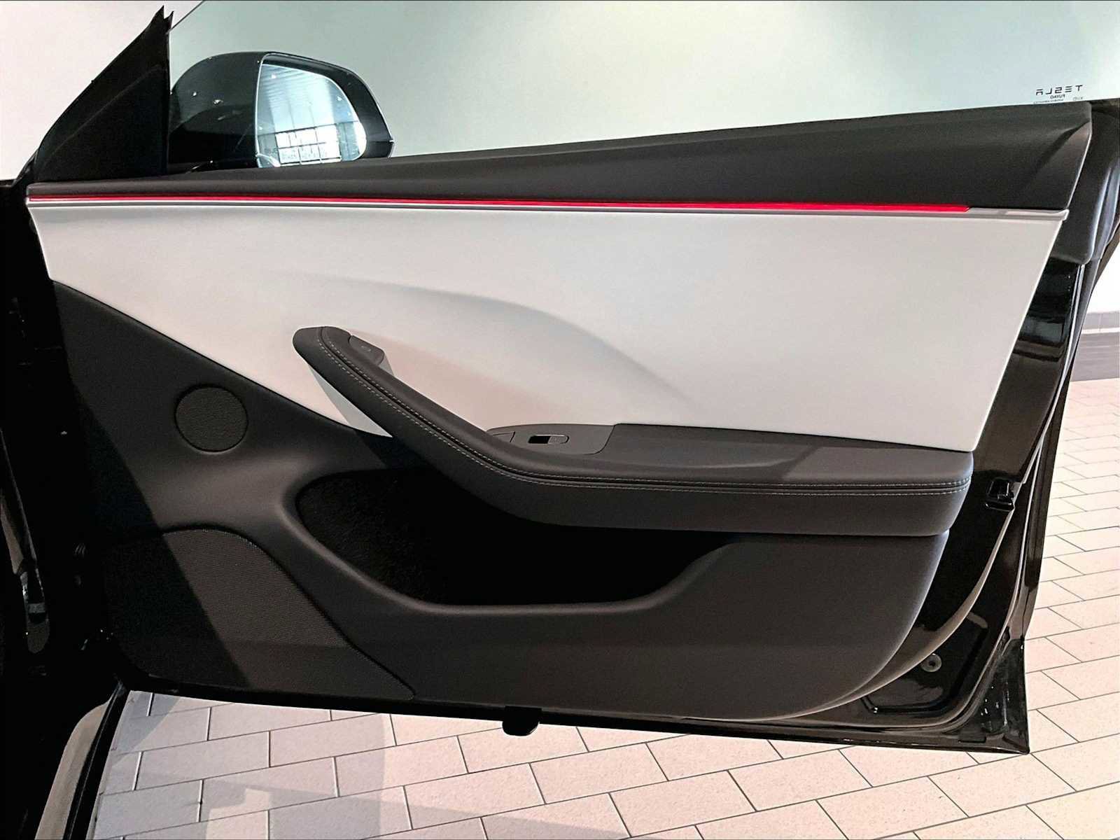 Used 2025 Tesla Model 3 Performance AWD/4WD image 27