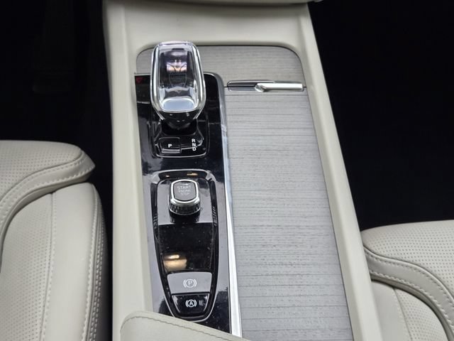 Certified 2024 Volvo XC60 B5 Ultimate AWD/4WD image 20