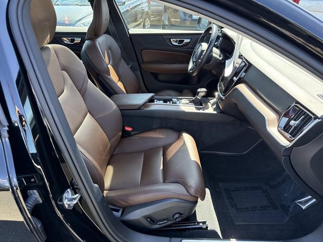 Used 2020 Volvo S60 T5 Inscription image 9