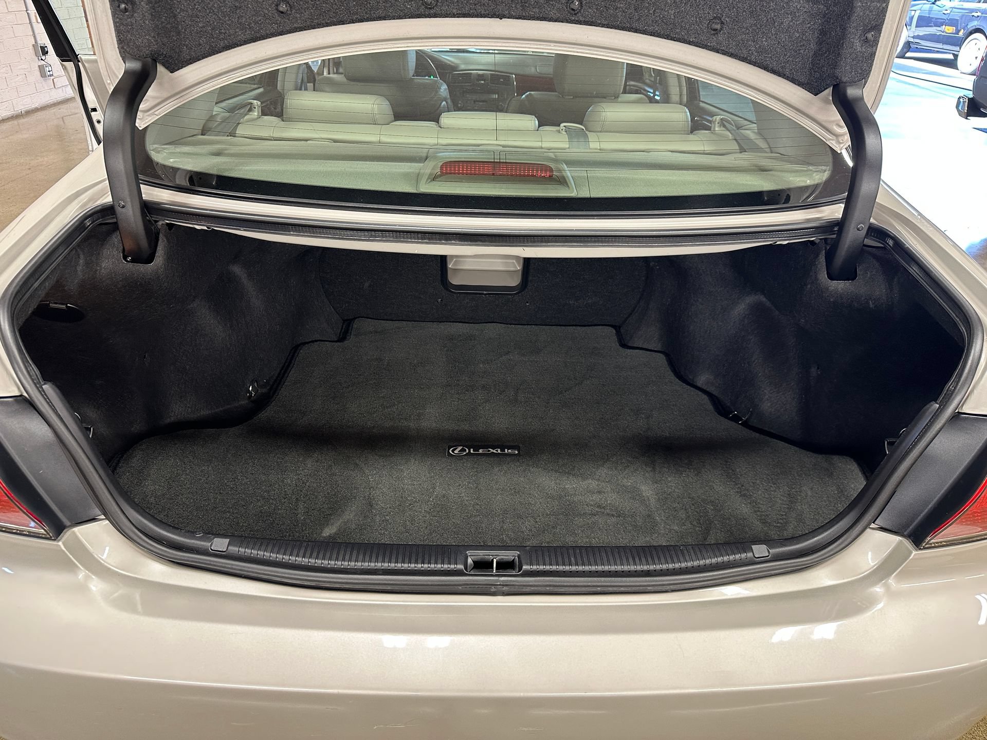 Used 2002 Lexus ES 330 FWD image 16