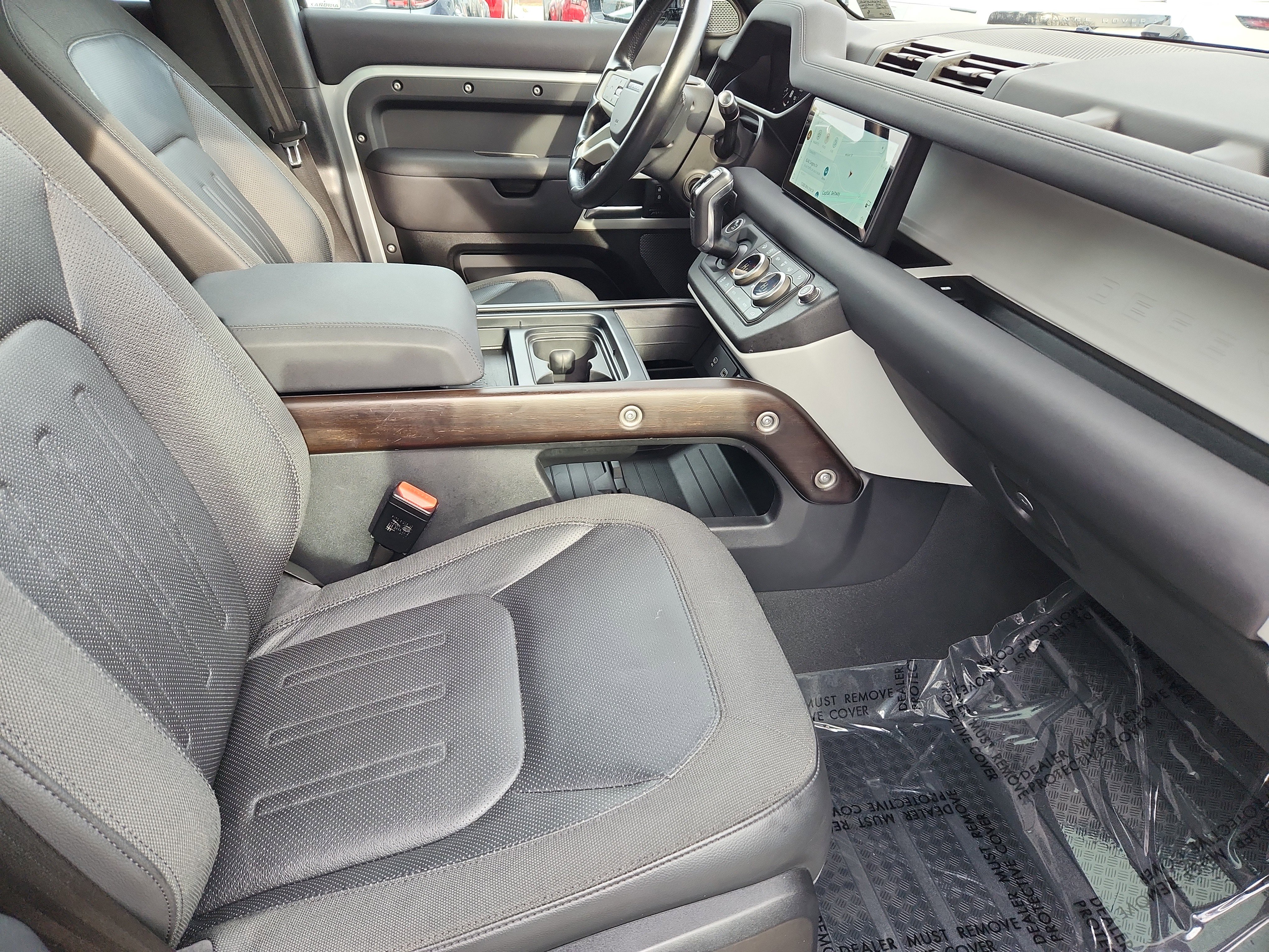 Used 2021 Land Rover Defender 110 SE image 3