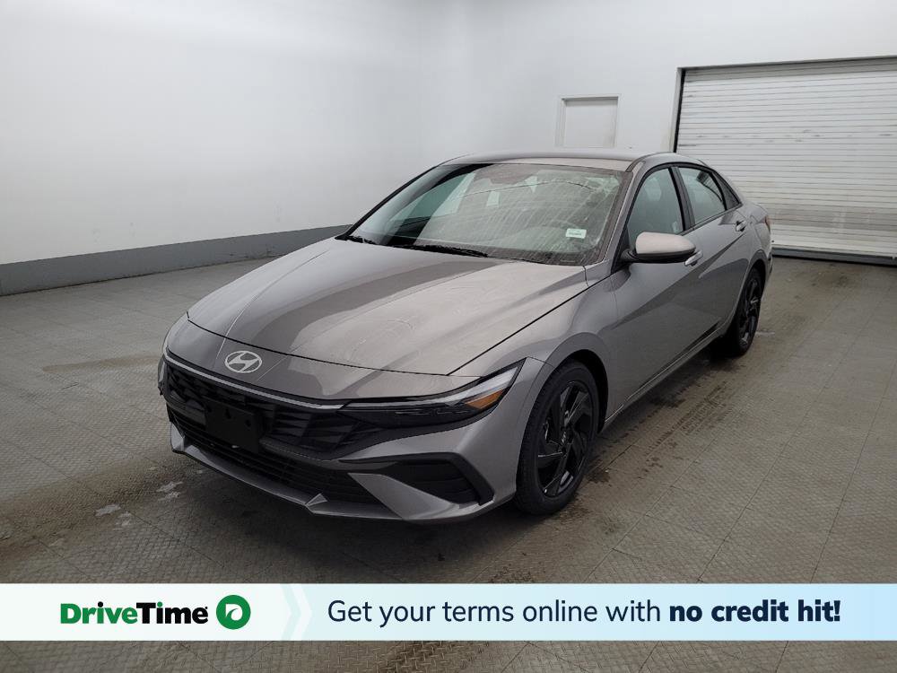 Used 2025 Hyundai Elantra SE