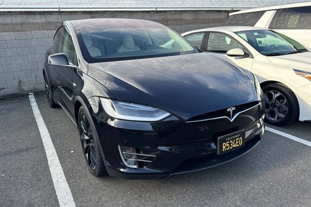 Used 2018 Tesla Model X 75D AWD/4WD image 2