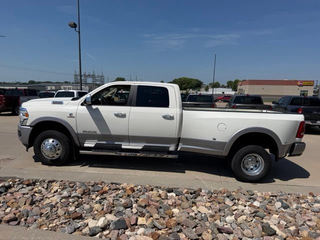 Used 2020 RAM 3500 Laramie AWD/4WD image 4