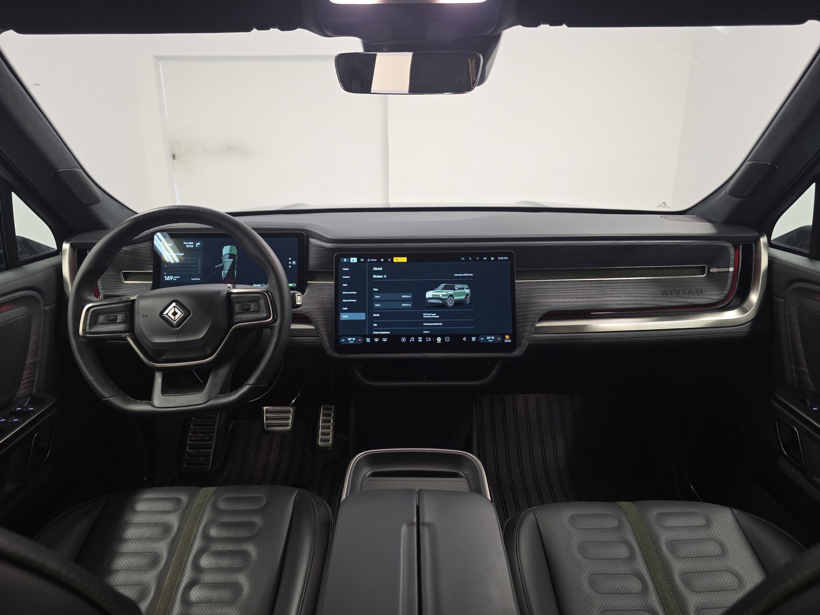 Used 2024 Rivian R1S Adventure AWD/4WD image 27