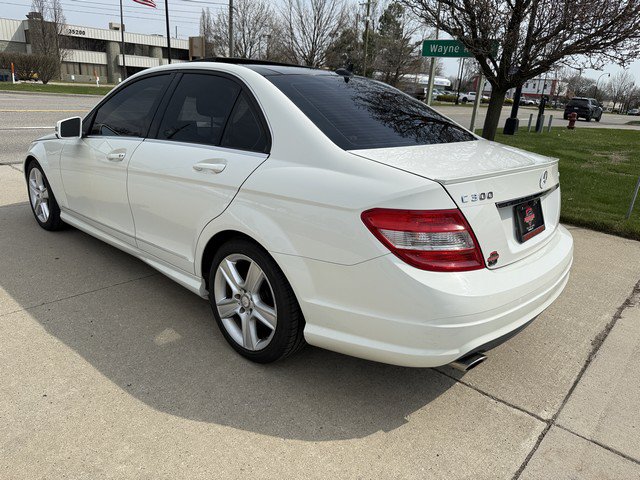 Used 2011 Mercedes-Benz C 300 4MATIC Sedan image 7