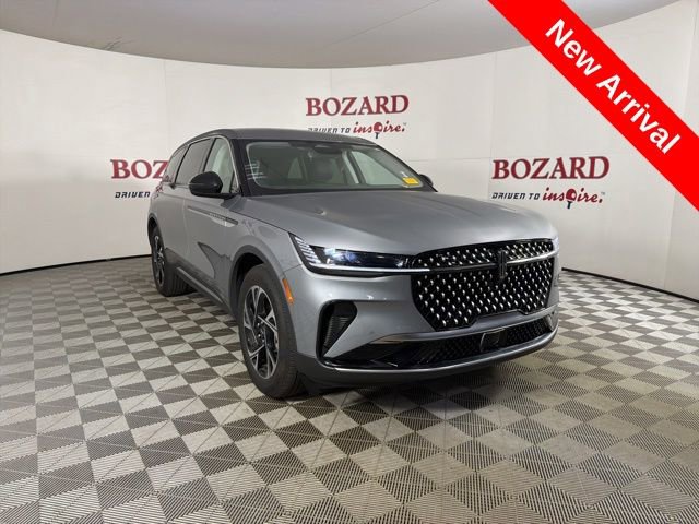 Used 2025 Lincoln Nautilus Premier image 1