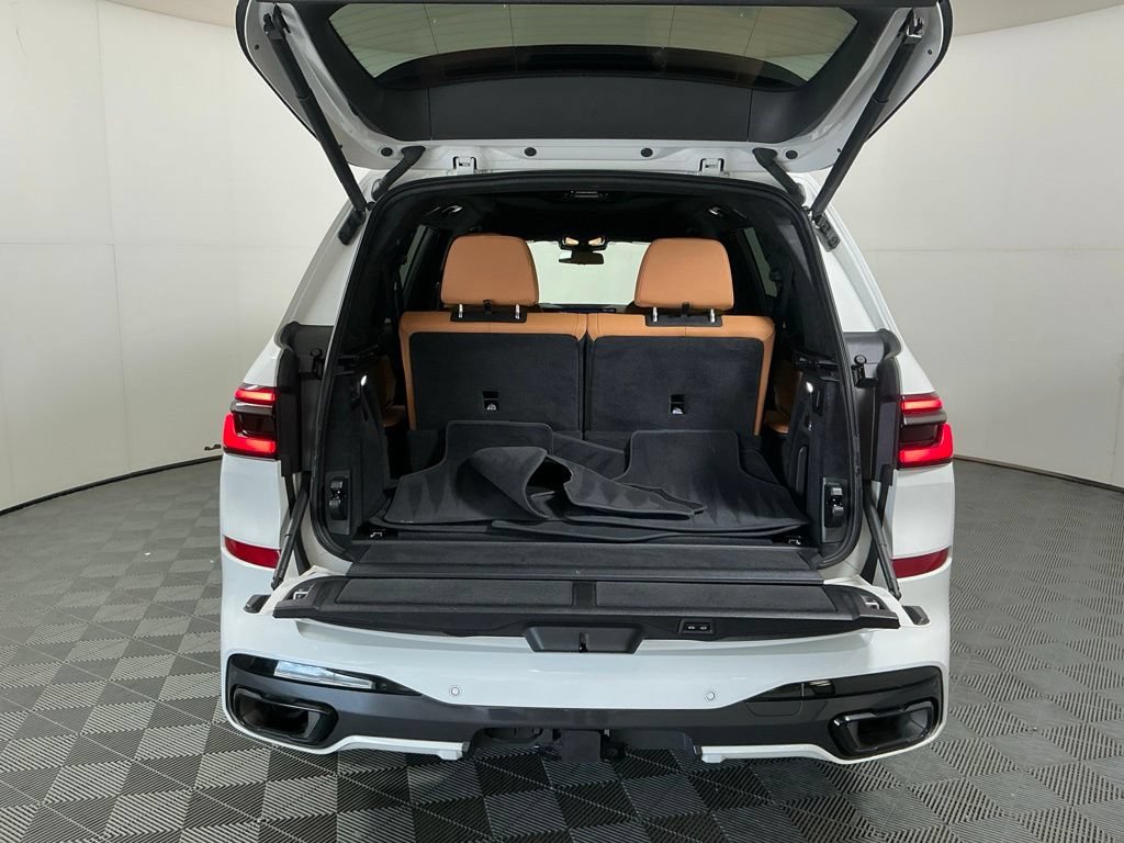 Certified 2024 BMW X7 xDrive40i w/ M Sport Package AWD/4WD image 31