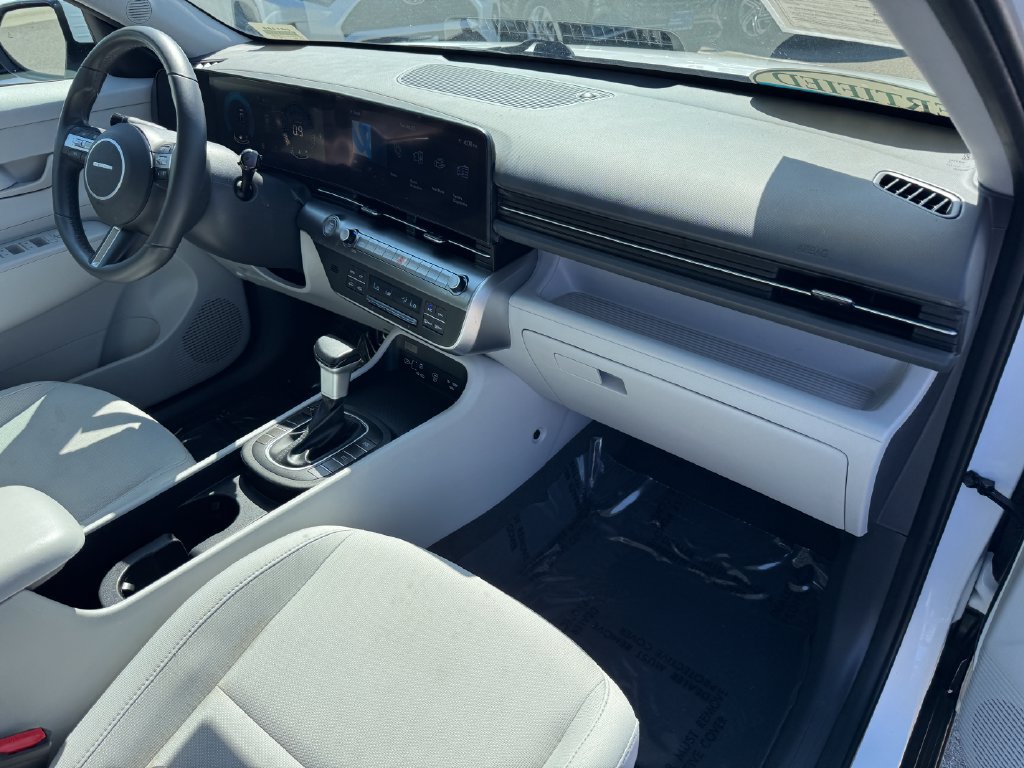 Certified 2025 Hyundai Kona SEL FWD image 9