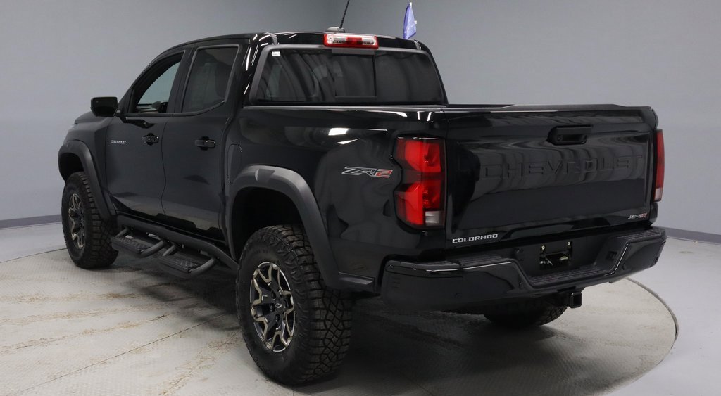 Used 2024 Chevrolet Colorado ZR2 w/ ZR2 Convenience Package III image 8