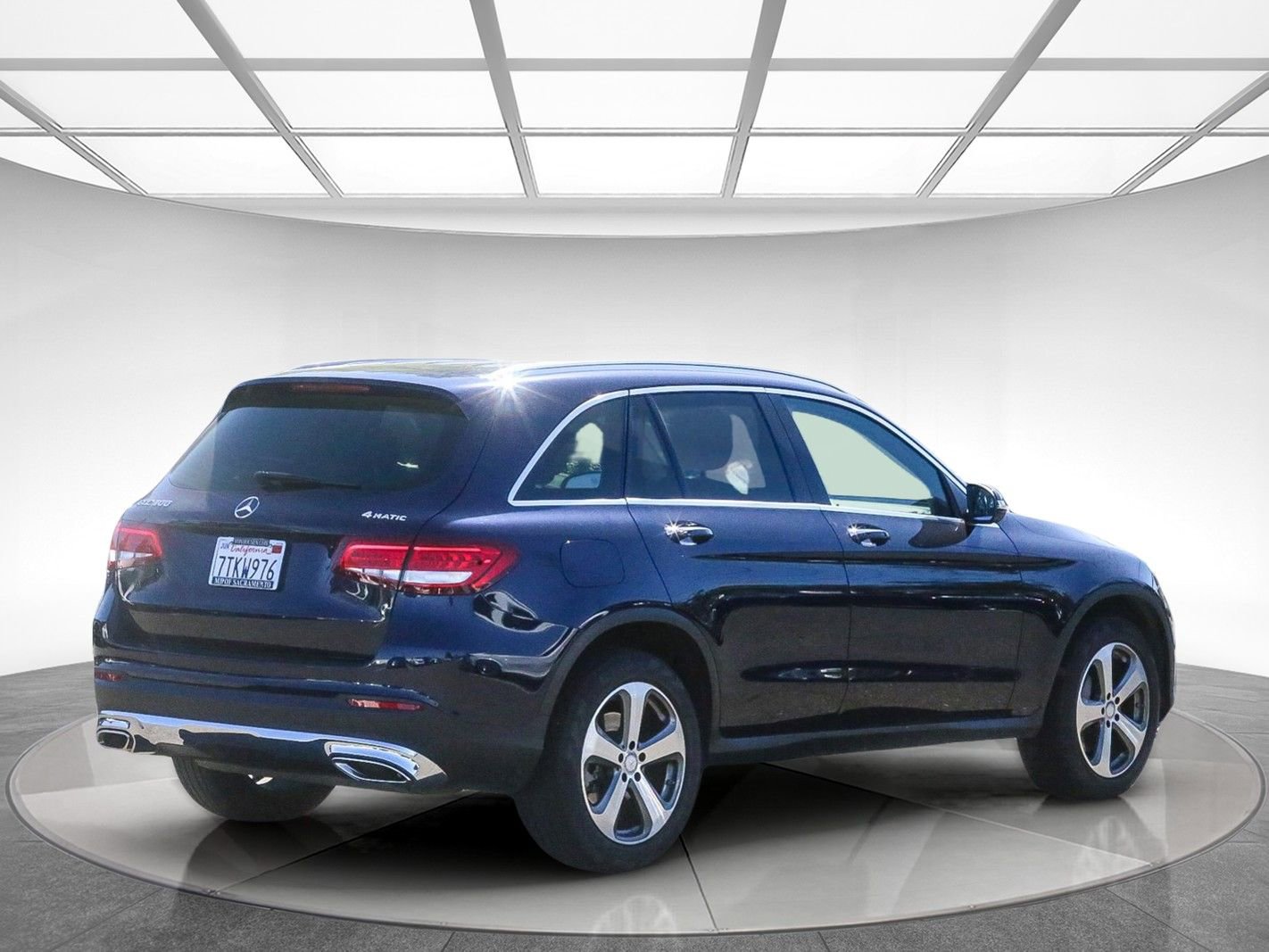 Used 2016 Mercedes-Benz GLC 300 4MATIC image 3