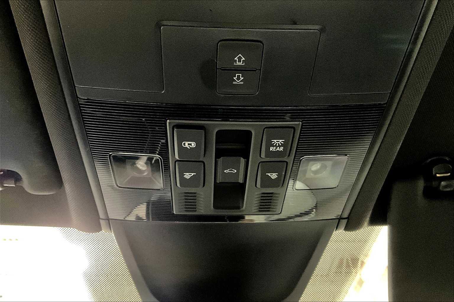 Used 2022 Volkswagen Tiguan SEL R-Line image 27