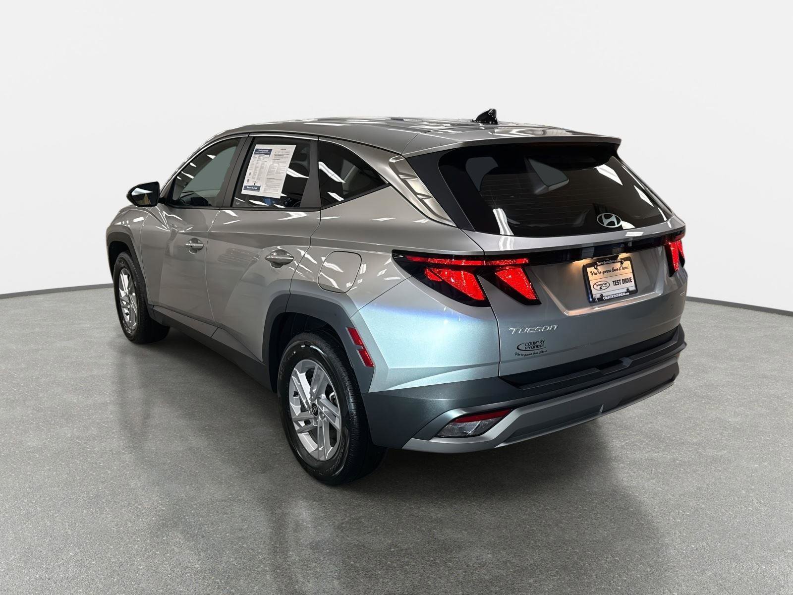 Certified 2025 Hyundai Tucson SE image 7