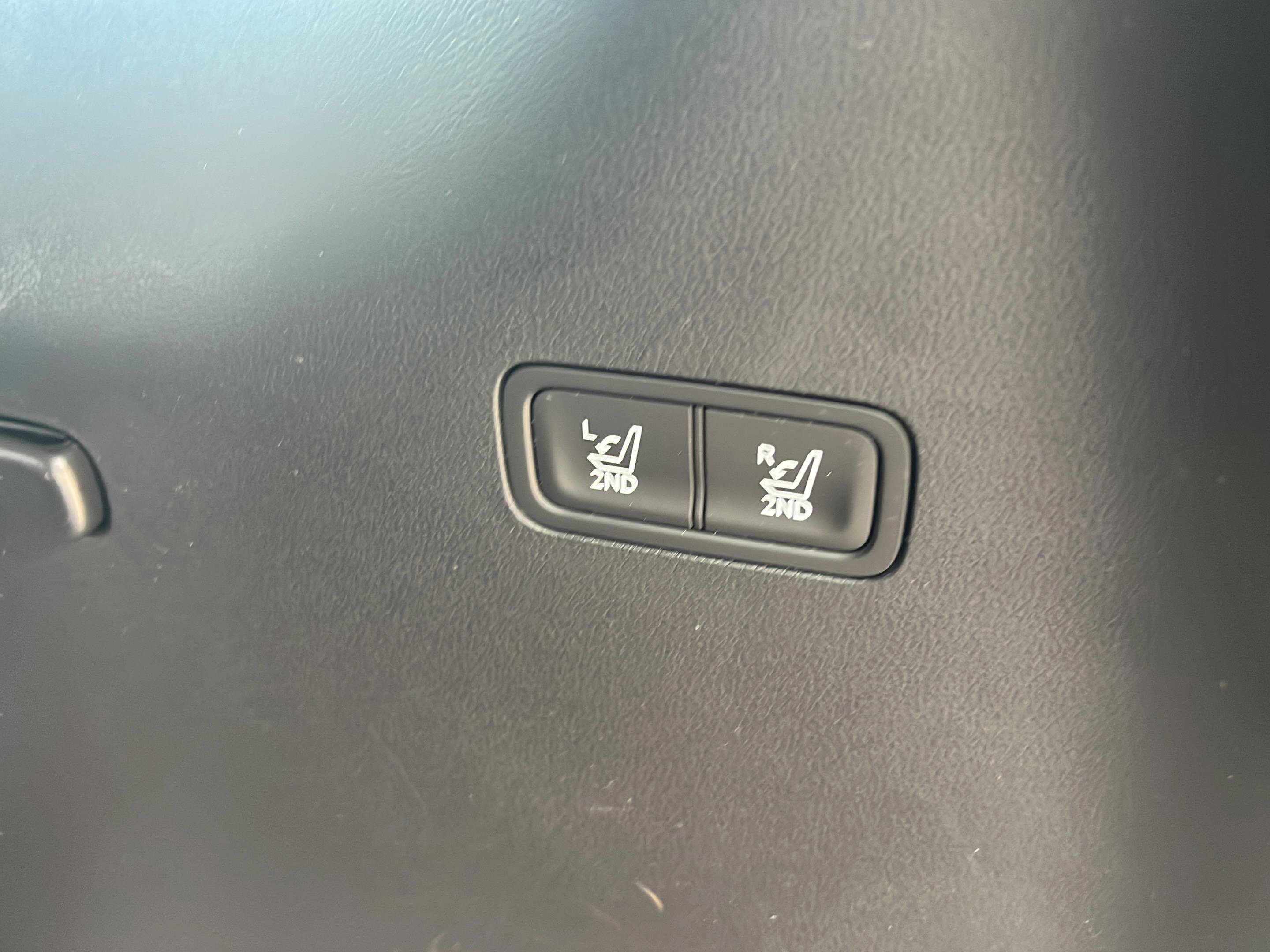 Certified 2025 Hyundai Santa Fe Limited image 27