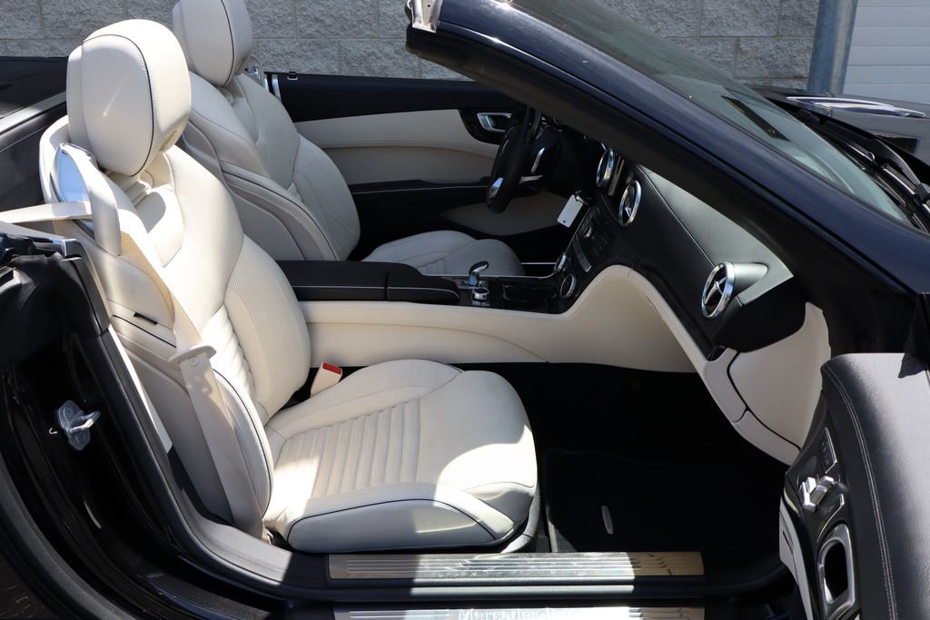 Used 2017 Mercedes-Benz SL 550 image 36