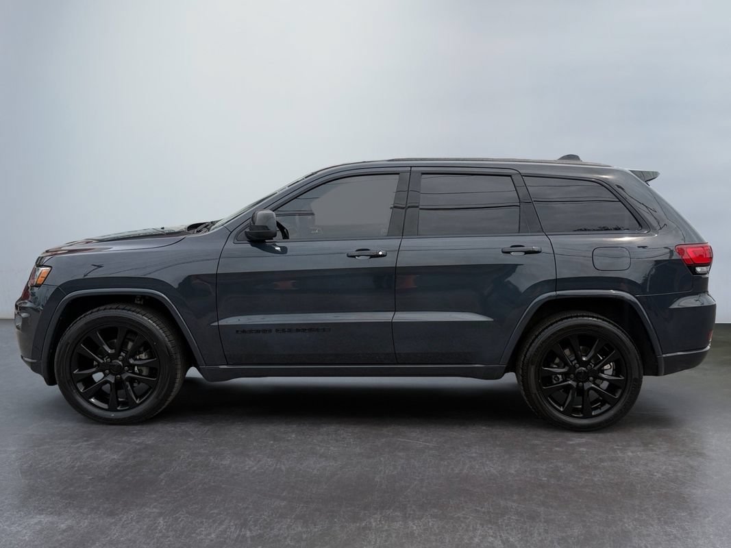 Used 2018 Jeep Grand Cherokee Altitude RWD image 8