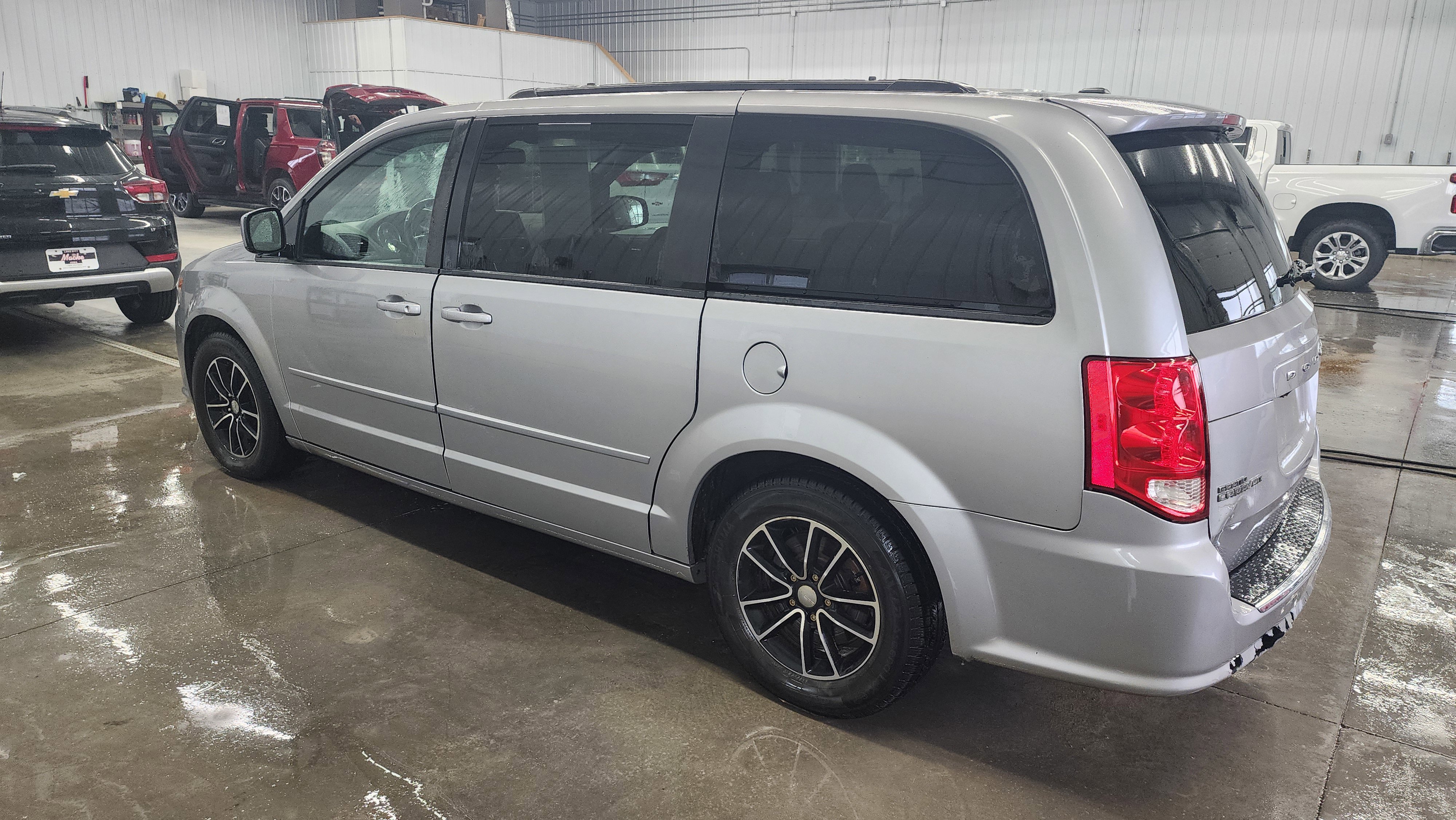 Used 2017 Dodge Grand Caravan GT image 6