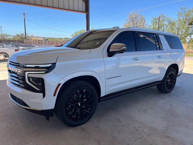 Used 2025 Chevrolet Suburban Premier AWD/4WD image 1