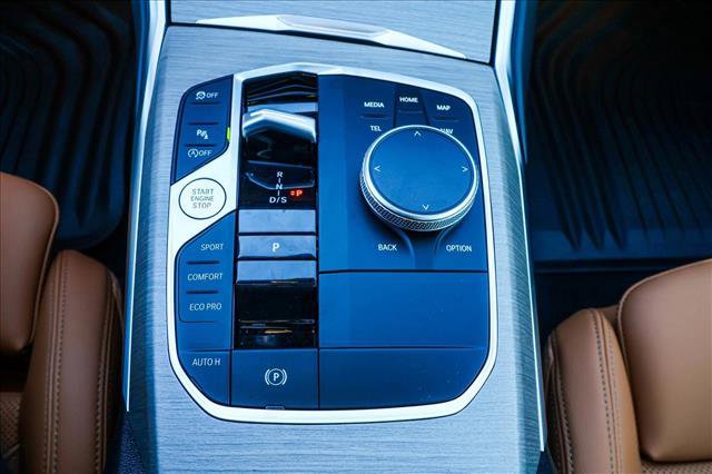 Certified 2025 BMW 330i xDrive Sedan w/ Convenience Package image 20
