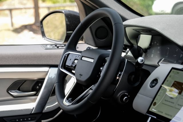 New 2026 Land Rover Discovery Sport Landmark AWD/4WD image 19