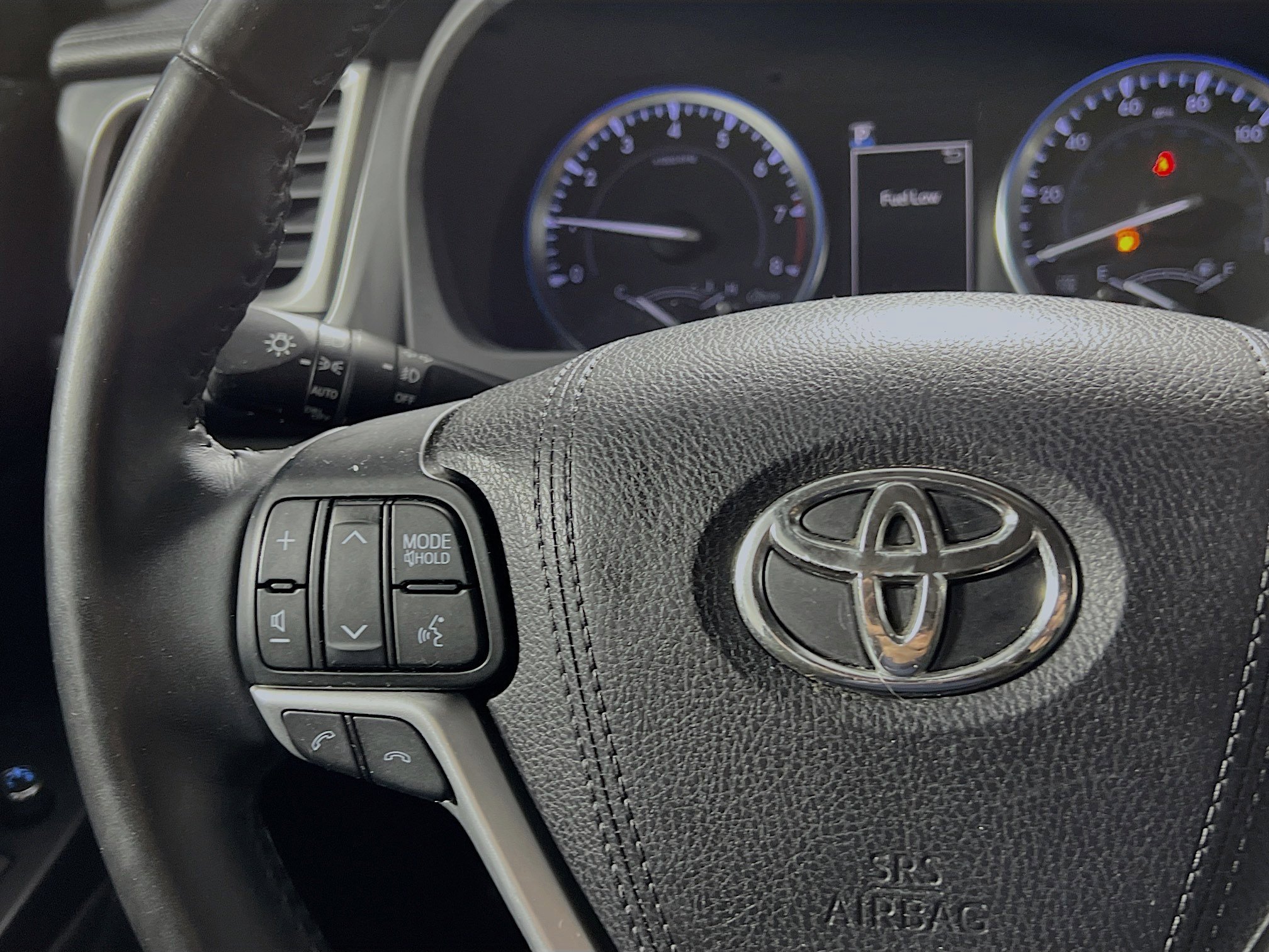 Used 2017 Toyota Highlander XLE image 19