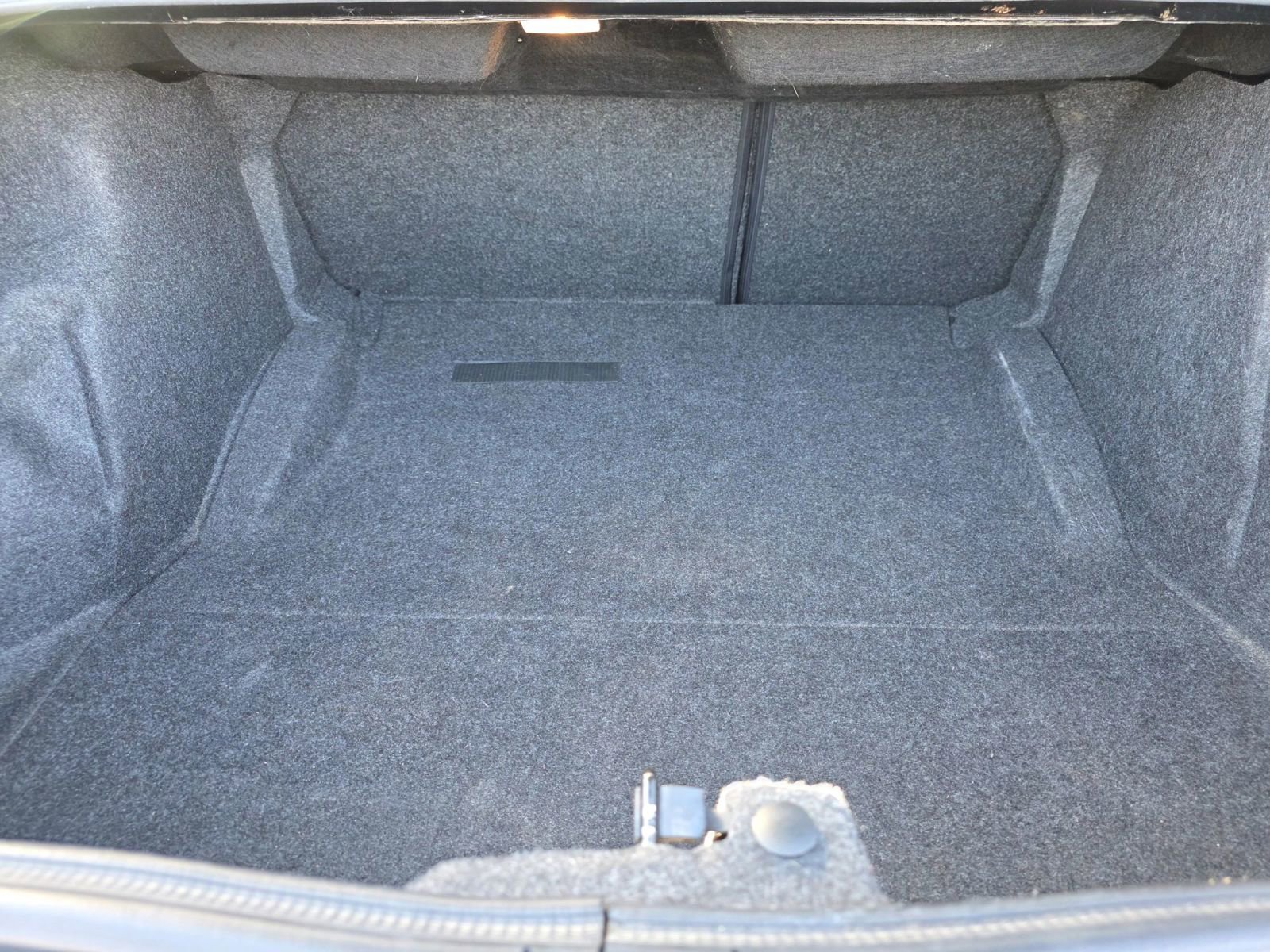 Used 2019 Dodge Challenger SXT image 7