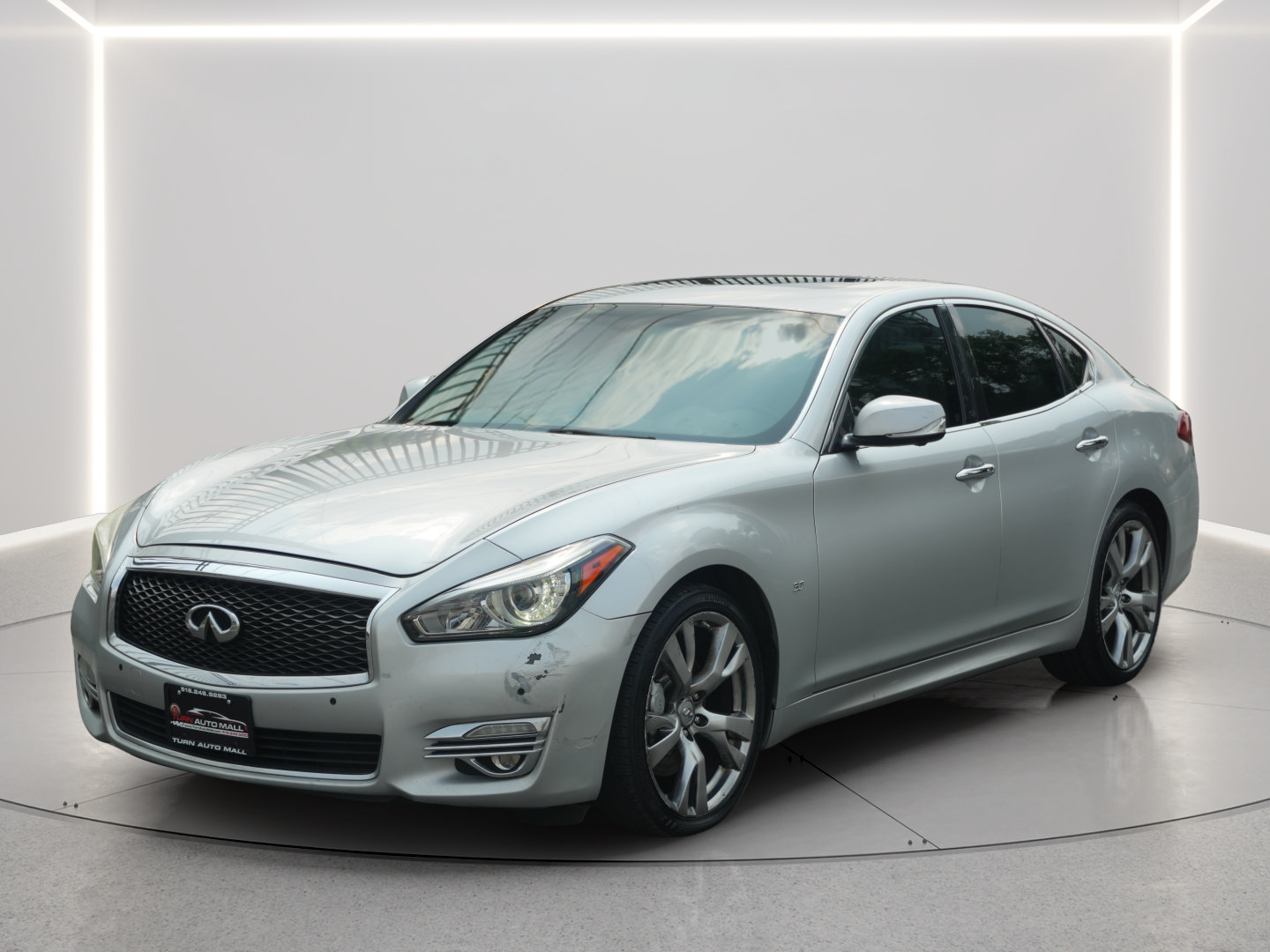 Used 2015 INFINITI Q70 3.7 w/ Deluxe Touring Package