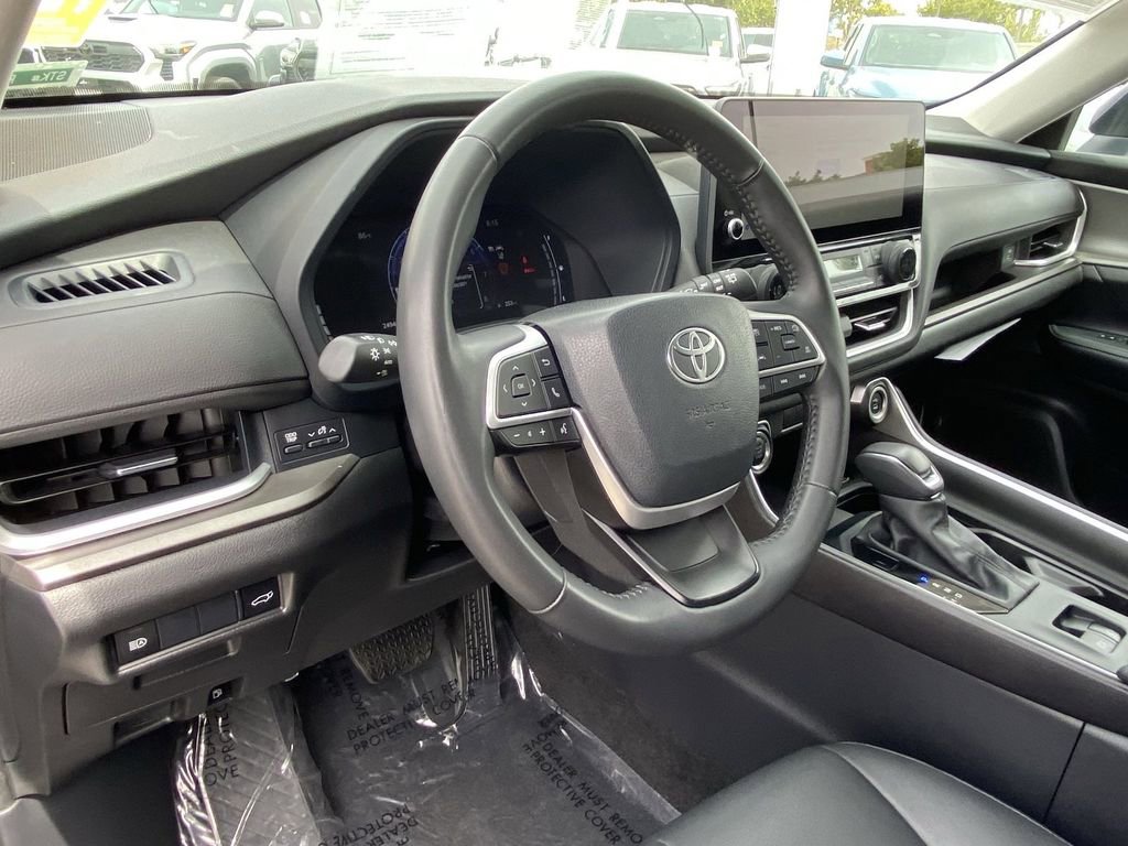 Certified 2025 Toyota Grand Highlander FWD image 22