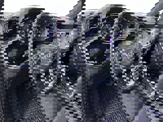 Used 2024 Audi Q3 2.0T Premium image 10