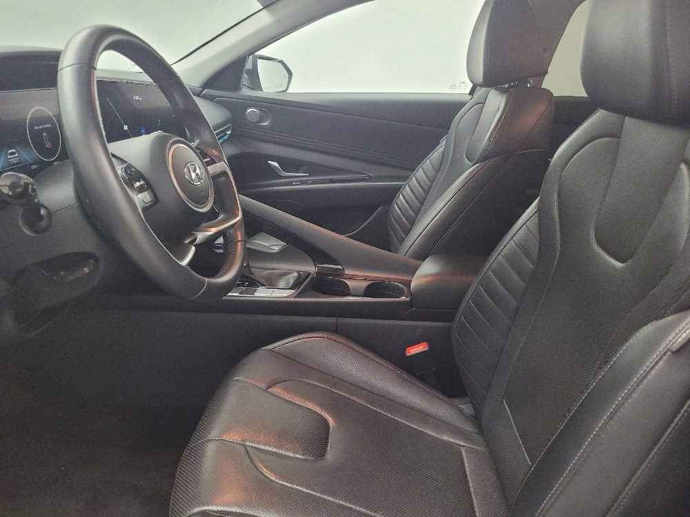 Used 2023 Hyundai Elantra Limited w/ Preferred Accessory Package image 17