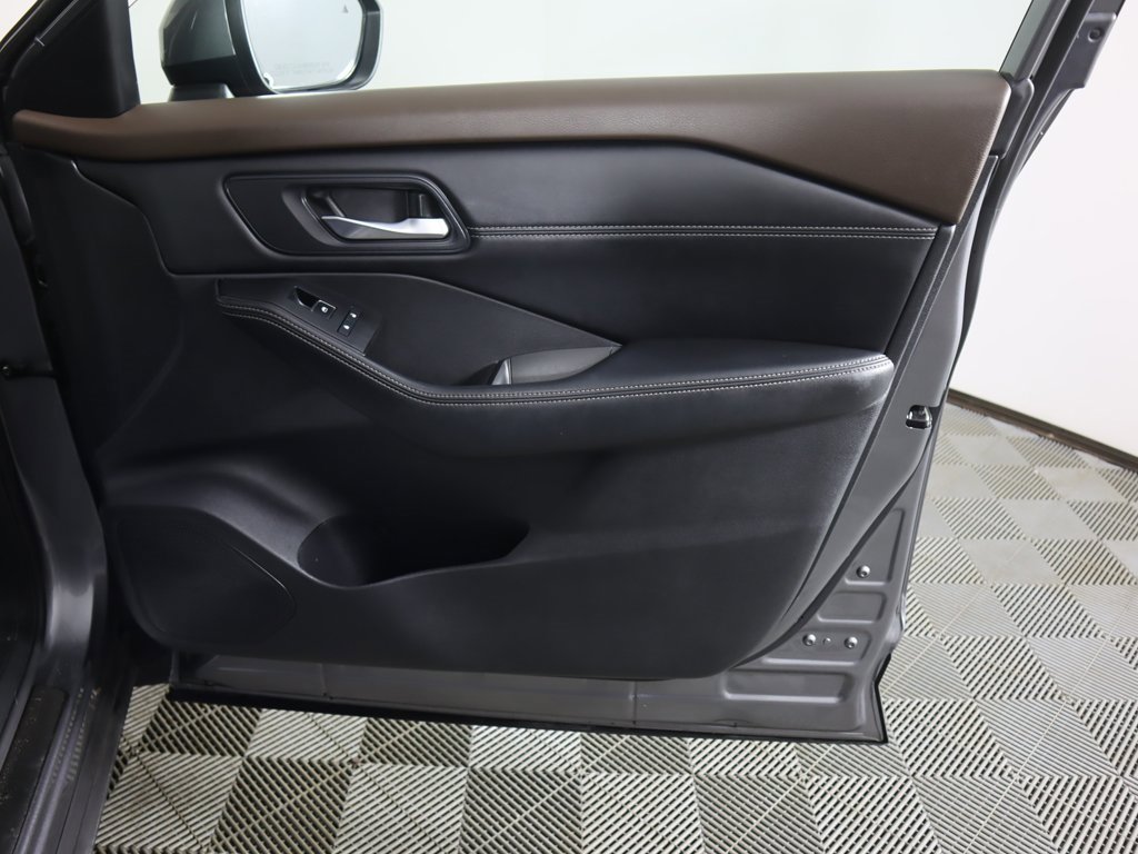 Used 2023 Nissan Rogue SL w/ SL Premium Package image 27