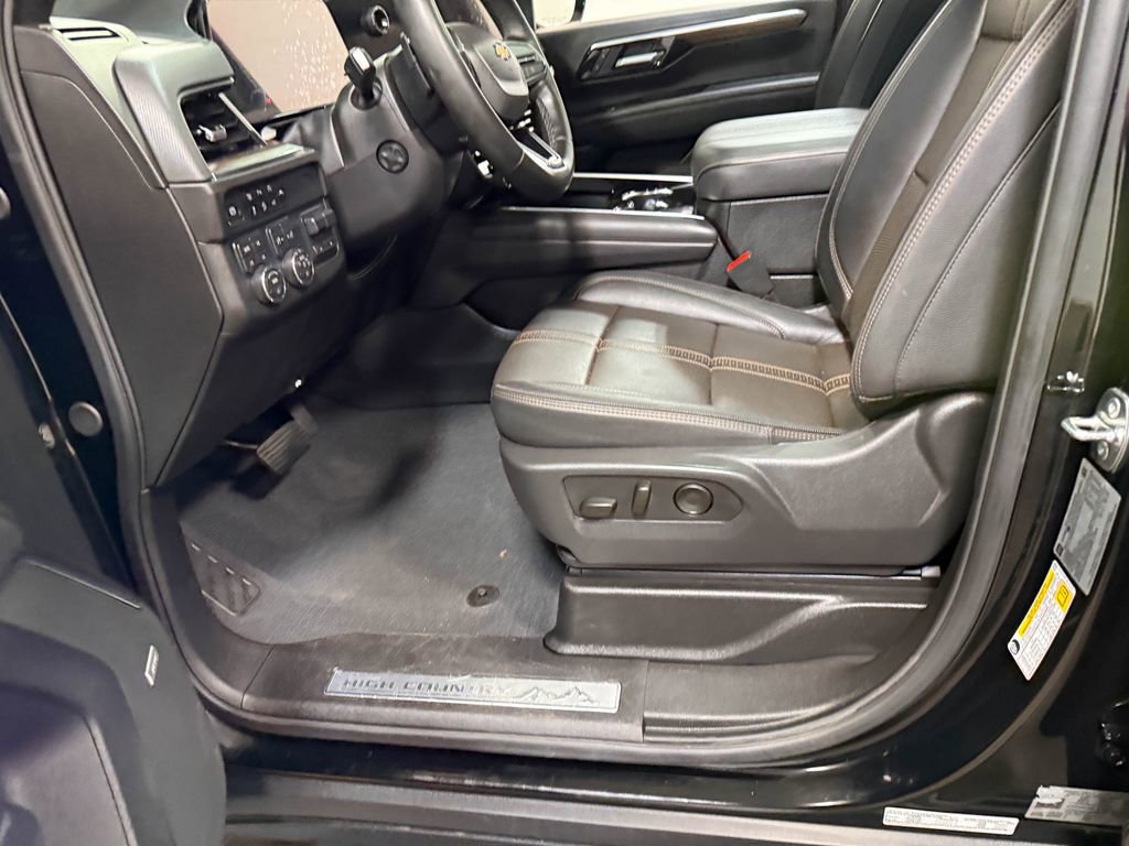 Used 2025 Chevrolet Tahoe High Country AWD/4WD image 58