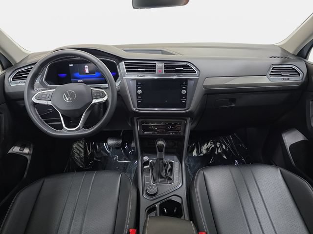 Used 2022 Volkswagen Tiguan SE AWD/4WD image 10