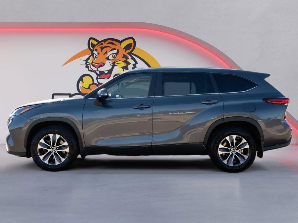 Used 2023 Toyota Highlander XLE image 8