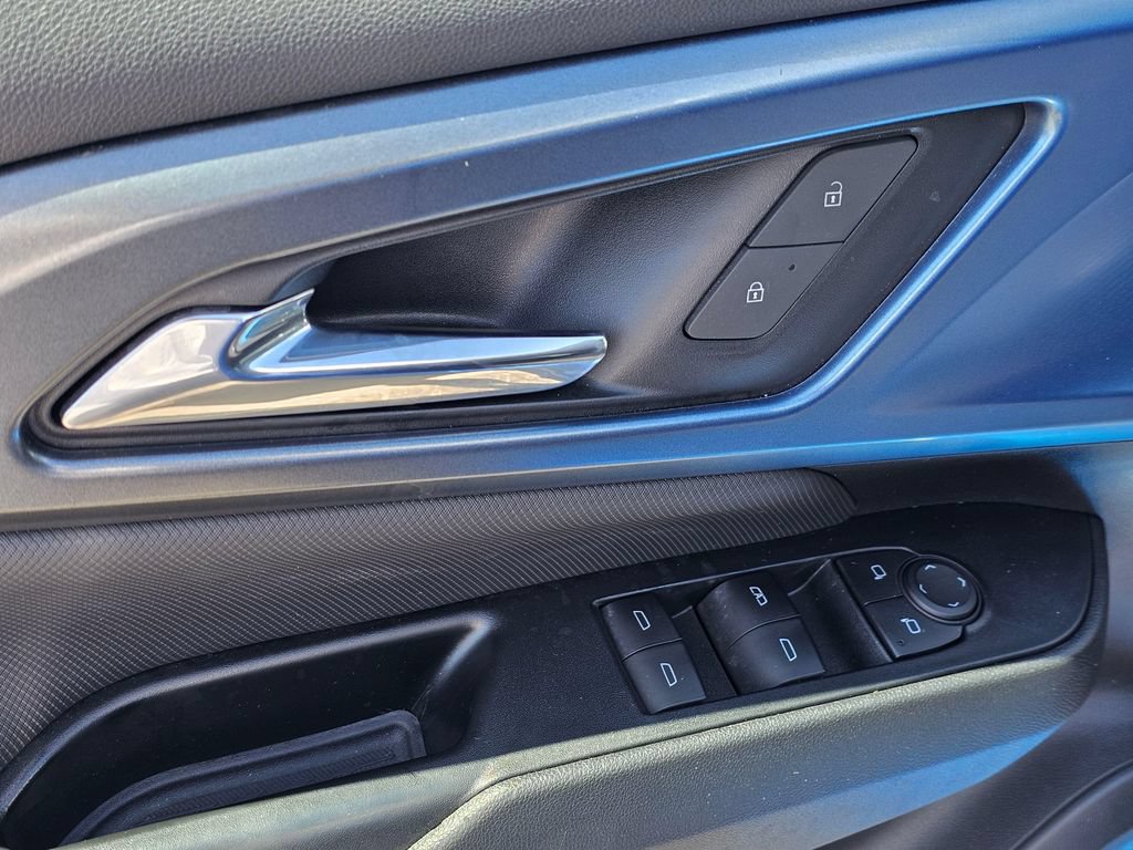 Used 2024 Chevrolet Equinox EV LT FWD image 21