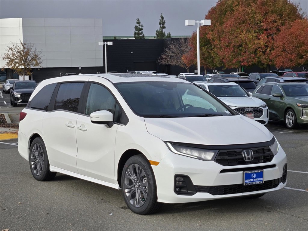 New 2026 Honda Odyssey Touring image 8