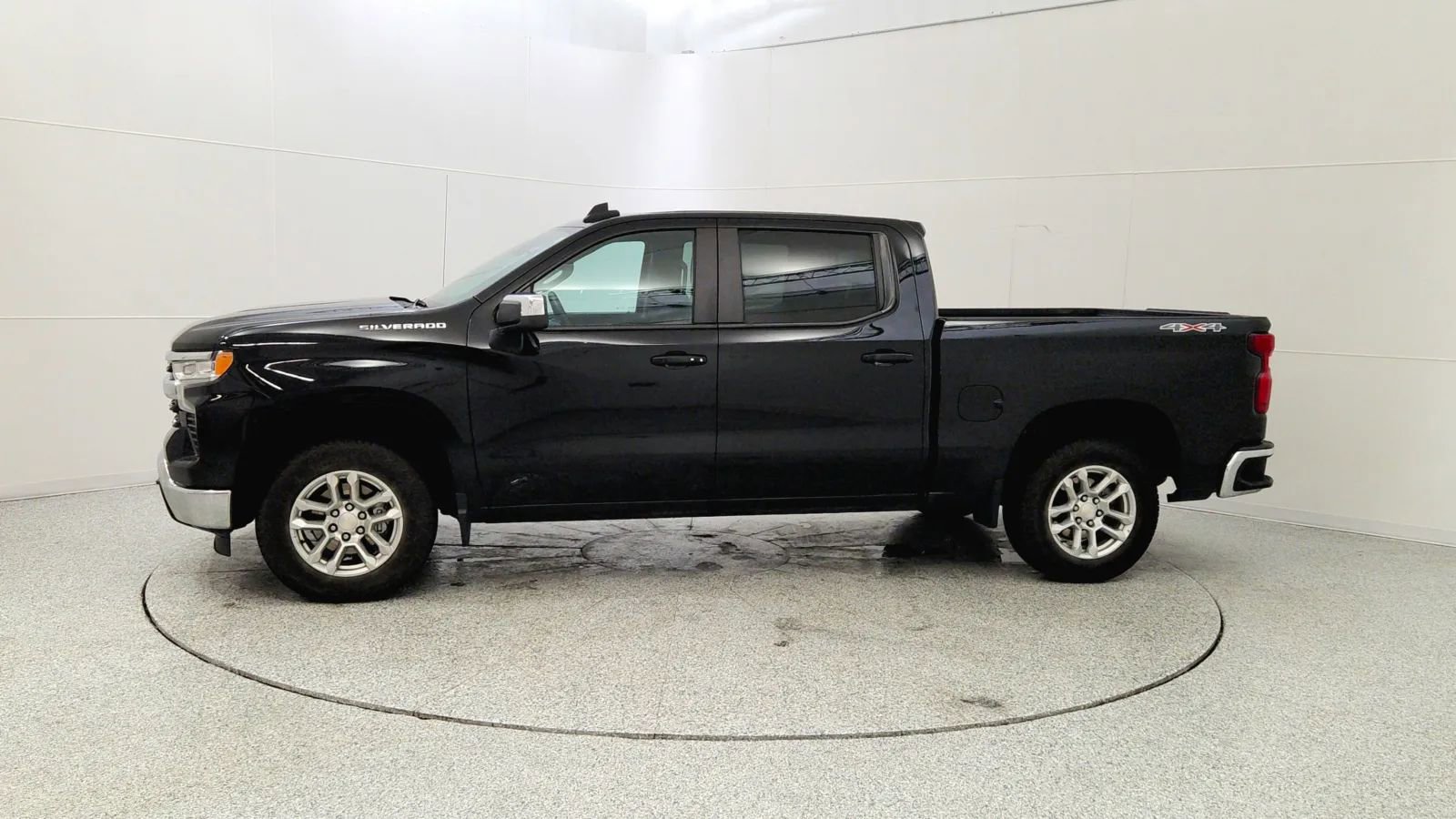 Used 2023 Chevrolet Silverado 1500 LT image 4