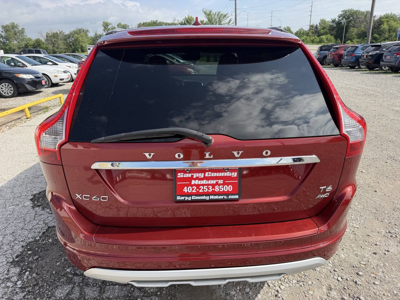 Used 2017 Volvo XC60 T6 Dynamic w/ Climate Package AWD/4WD image 4
