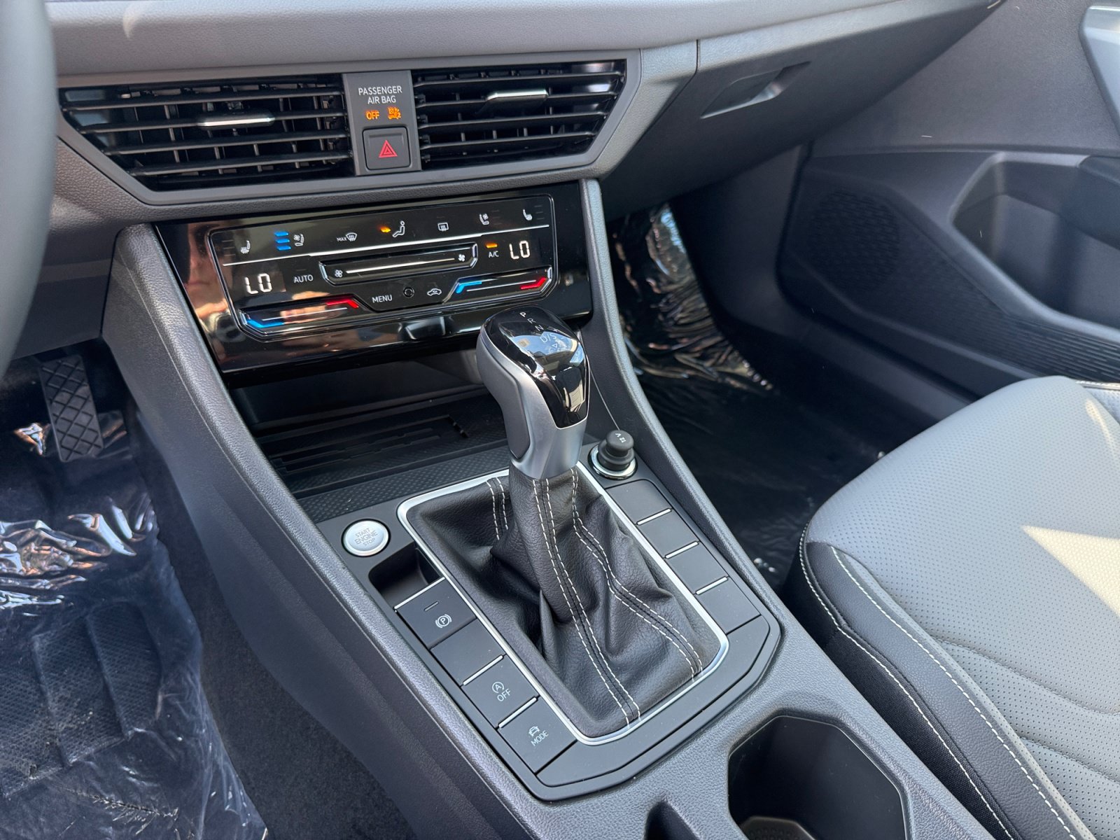 New 2027 Volkswagen Jetta SE FWD image 13
